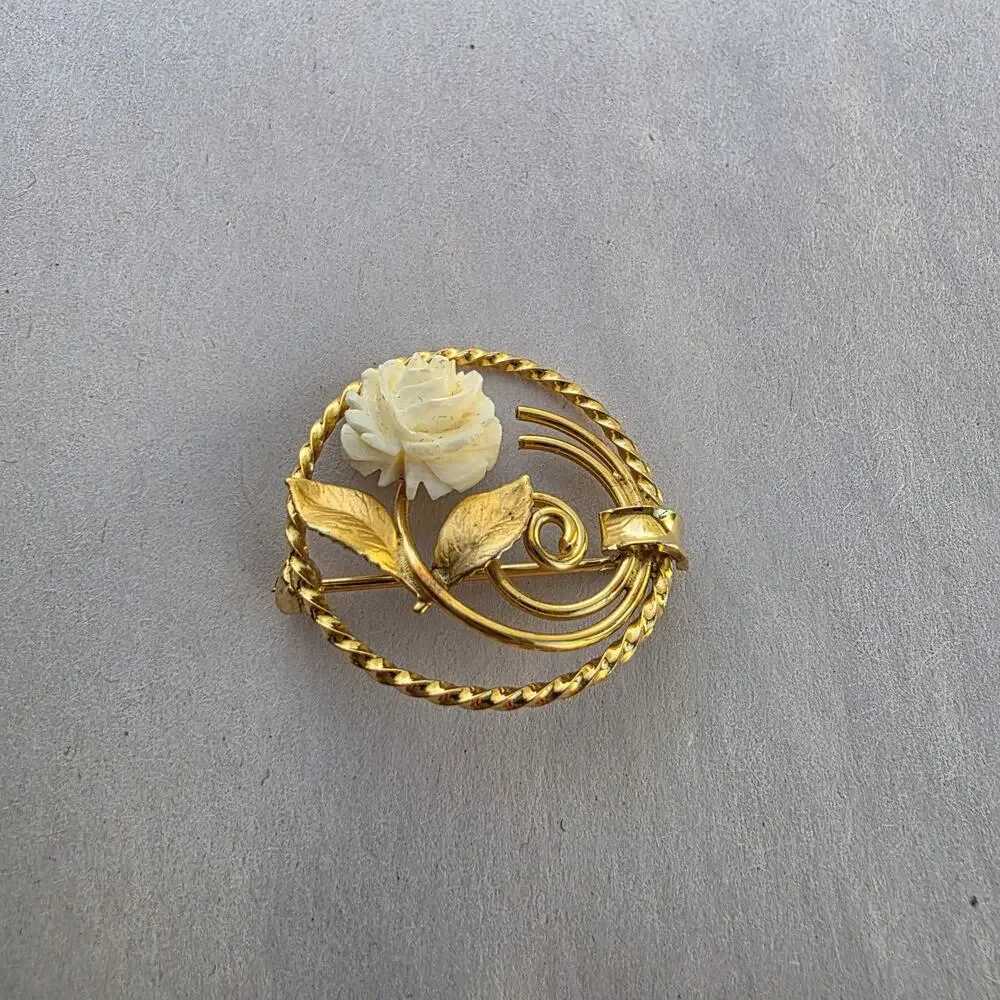 Vintage 1960s White Flower 12K GF pin Reiss CR Co Estate Jewelry 1‎ 1/2